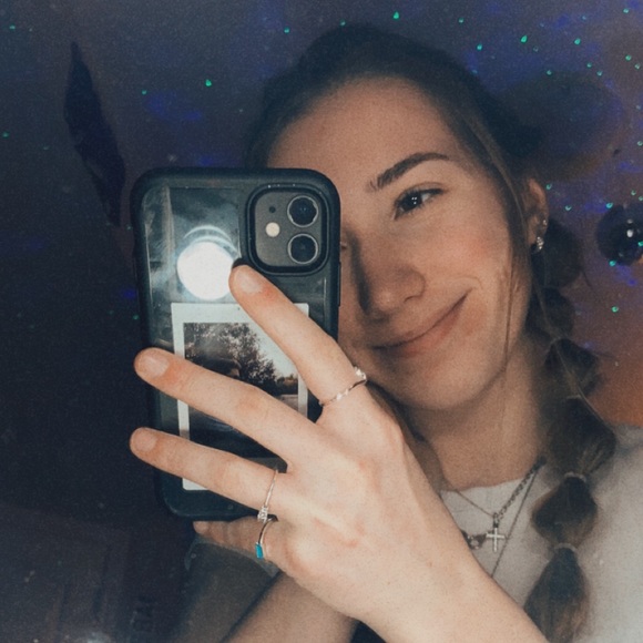 Meet your Posher, Amy - Picture 1 of 1